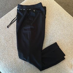 Black Greys Anatomy 5-pocket scrub pants size medium petite!